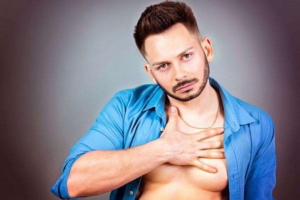 tancerz erotyczny z rozpiętą koszulą na imprezy w warszawie